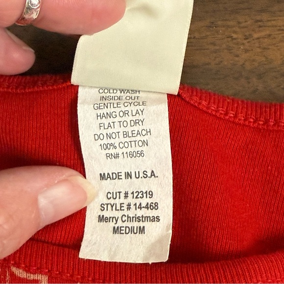 Jess & Jane Red Santa Christmas Top M | Holiday Graphic Tunic Winter Bling Tee - Picture 7 of 8